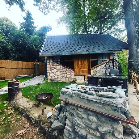 בית נופש Stonehouse Surrounded By Nature In Masukiye איזמיט