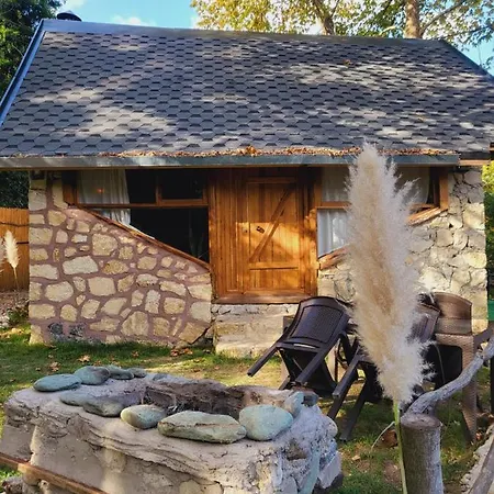 בית נופש Stonehouse Surrounded By Nature In Masukiye איזמיט